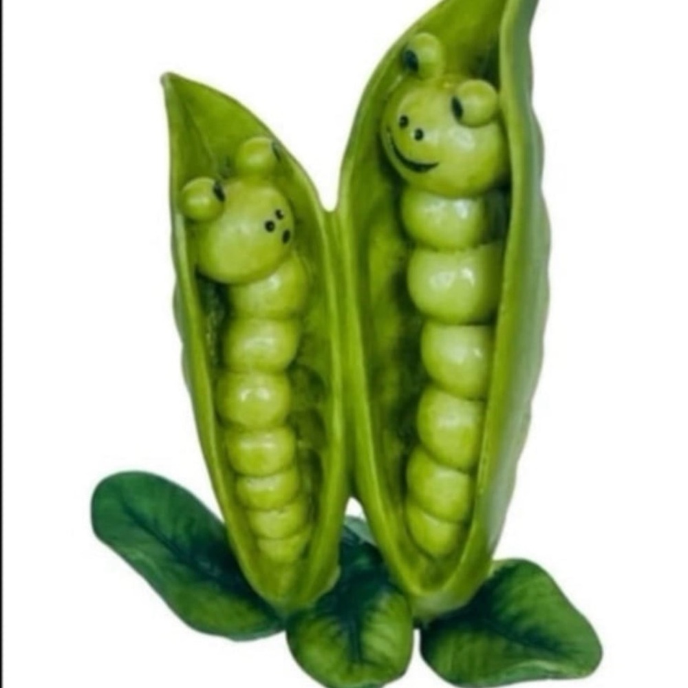 Vintage Figurine - Enesco Home Grown - Green Scallion Cat Figruine - Col…